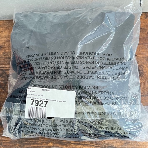 NWT Anthropologie Hutch Black Velvet Ruched Puff Sleeve Mini Dress Sz 10 - Picture 16 of 16